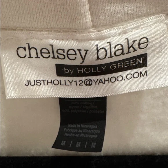 Chelsey Blake by Holly Green White Hoodie with Graphic Design Streetware Medium - Picture 5 of 7